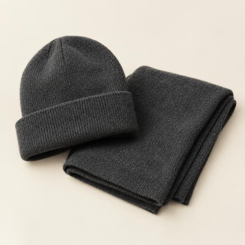Merino beanie and scarf product tile